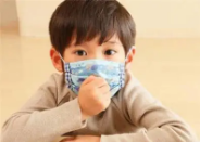 北京国医堂：宝 宝 咳 嗽 老 不 好，小 心 肺 热 惹 的 祸