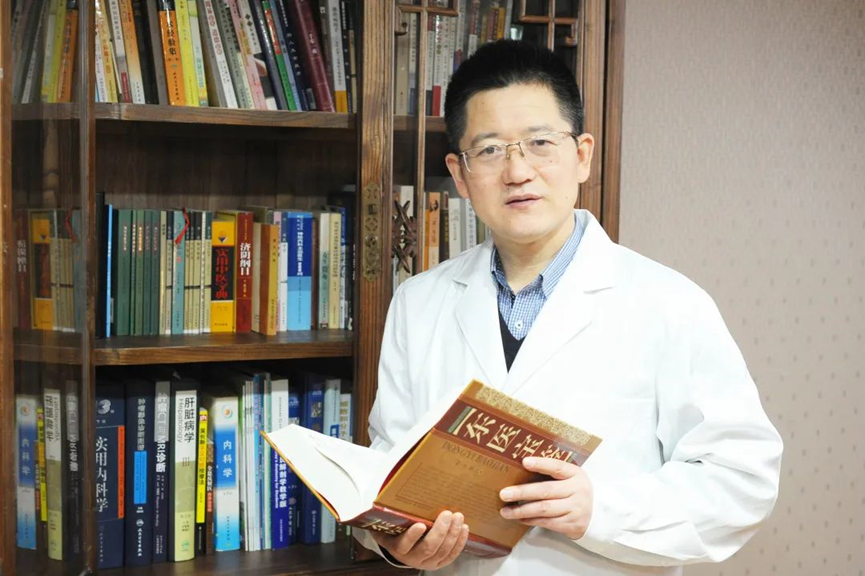 上海王国印：一位从30年的急诊医生“转型”而来的名中医