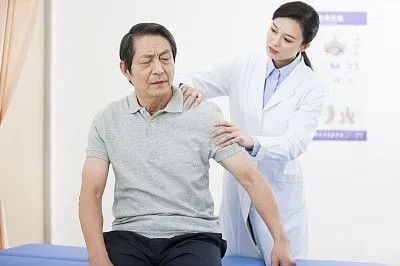 深圳通透堂中医馆：你只是没找到肩周炎的正确打开方式