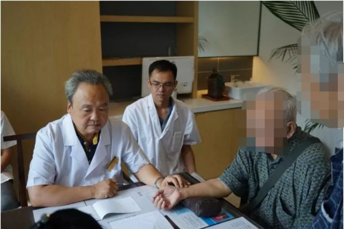 西安真爱广誉远国医馆：王三虎教授治疗喉癌合并皮肤癌