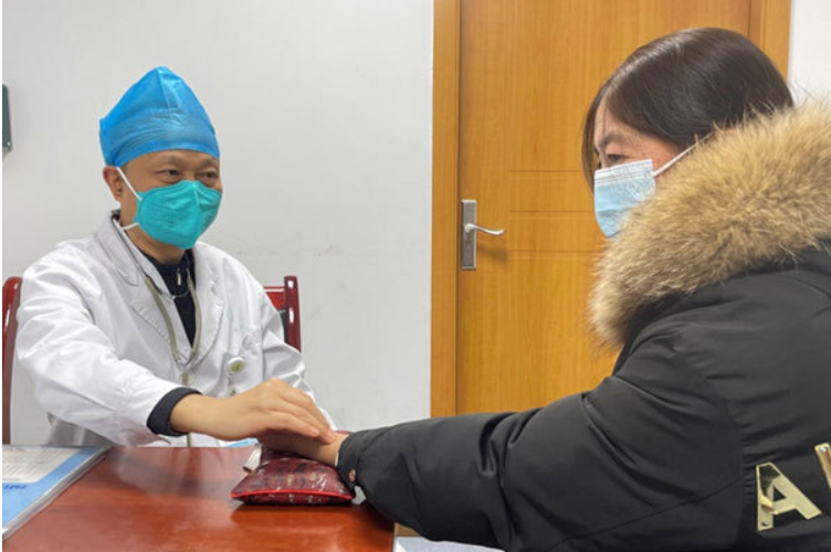 重庆名医秦小平——化湿消风散，可治急慢性湿疹